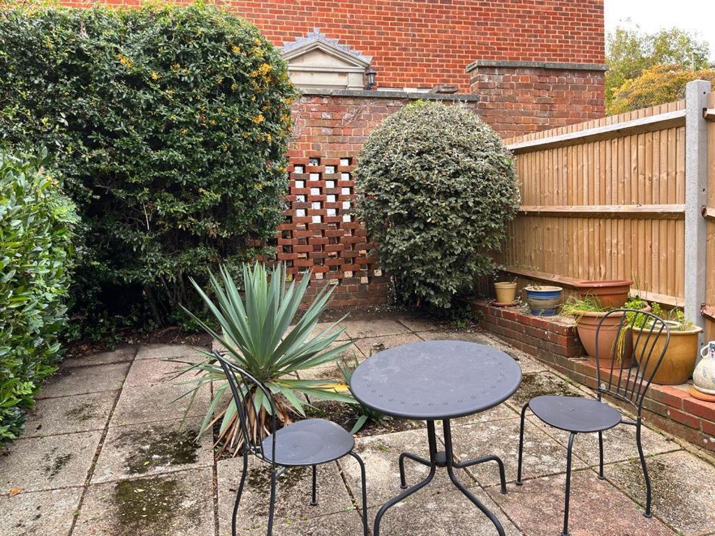 Kings Field Maisonette Eastleigh Exterior foto